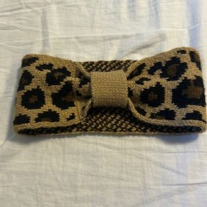 Hair band with leopard print
